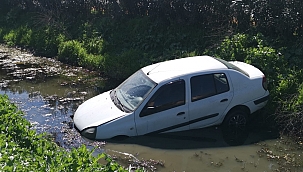 Nazilli'de otomobil kanala uçtu 