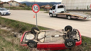 Otomobil kanala devrildi! 