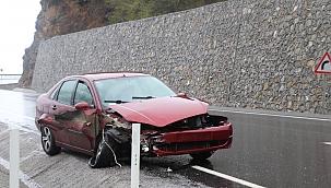 Otomobil karşı şeride geçti! 