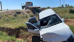 Otomobil şarampole devrildi: 5 yaralı