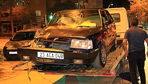 Otomobil tıra çarptı: 4 yaralı