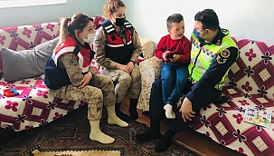 Özel çocuklara jandarmadan hediye 