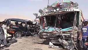 Pakistan'da otobüs kazası: 10 ölü 