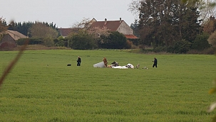 Paris'te küçük uçak düştü: 4 ölü 