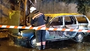 Park halindeki otomobil yandı 
