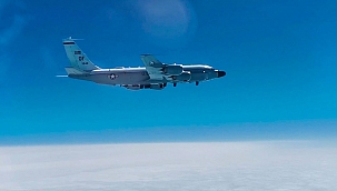 Pasifik'te ABD keşif uçağı engellendi