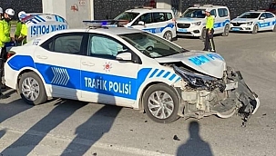 Polis aracı ile otomobil çarpıştı: 4 yaralı