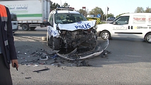 Polis otosuyla pikap çarpıştı: 2 yaralı 