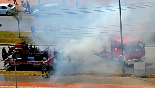 Seyir halindeki çekici alev alev yandı 