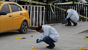 Silahlı kavga: 1'i polis 2 yaralı