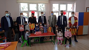 Taraftarlar çocukların bayramını unutmadı