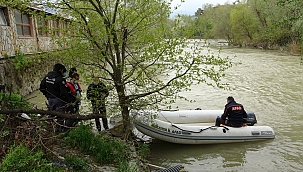 Yaşlı adam nehirde ölü bulundu