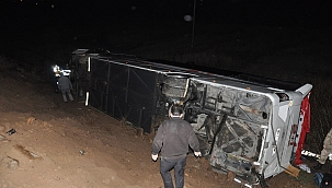 Yolcu otobüs tarlaya uçtu: 39 yaralı