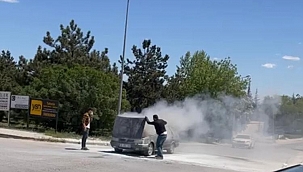 Alev alan araç kullanılamaz hale geldi