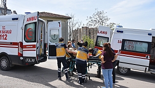 Ambulans ile otomobil çarpıştı! 