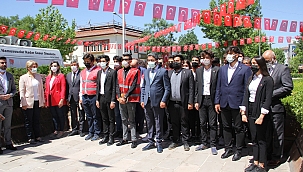 "Atatürk'e ne kadar minnet duysak azdır"