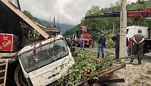 Beton mikseri devrildi: 2 yaralı
