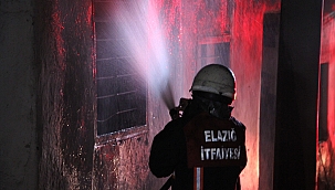 Elazığ'da metruk ev yangını 