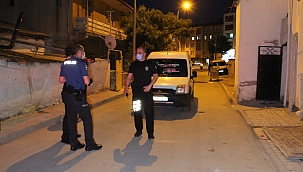 Eşini kazayla bacağından vurdu 