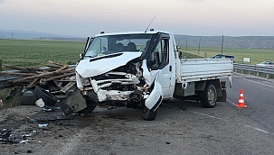 Kamyonet karşı şeride geçti: 5 yaralı