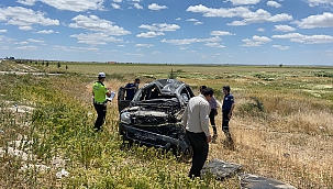 Kamyonet şarampole devrildi: 1 ölü