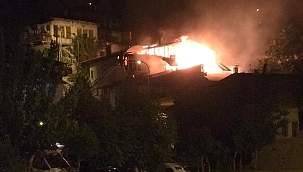 Karaman'da yangın 2 ev hasar gördü