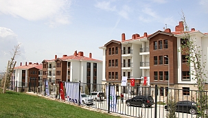 Konutların hak sahiplerine teslimi sürüyor