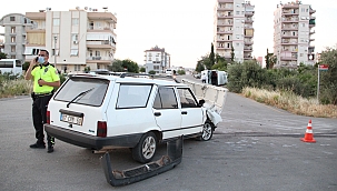 Midibüs ile otomobil çarpıştı: 2 yaralı