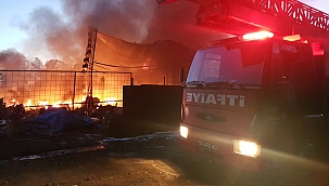 Oto yedek parça dükkanında yangın 