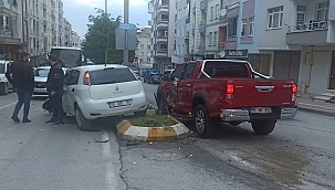 Otomobil ile pikap çarpıştı: 1 yaralı 