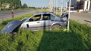 Otomobil kamyonete çarptı: 2 yaralı