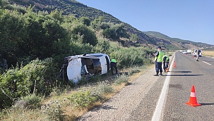 Otomobil şarampole devrildi: 4 yaralı