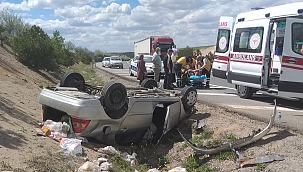 Otomobil su kanalına devrildi! 