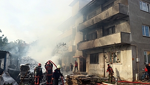 Sakarya'da korkutan yangın: 2 yaralı