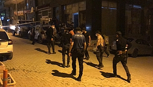 Sanatçı kurşun yağdırdı! 