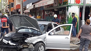 Tarsus'ta iki otomobil çarpıştı: 1 yaralı 