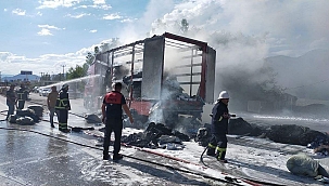 Tekstil ürünü taşıyan tır yandı