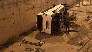 Ticari araç kanala uçtu: 1 yaralı