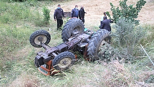 Traktör altında kalarak yaşamını yitirdi 