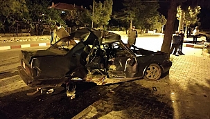 Traktör ile otomobil çarpıştı: 2 yaralı