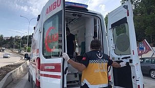 'U' dönüş yaptı motosiklet ile çarpıştı