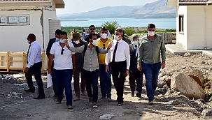 Vali Baruş köy konutlarını inceledi