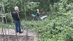 Virajı alamayan araç dereye uçtu: 2 ölü 