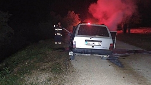 Otomobil seyir halinde iken alev aldı
