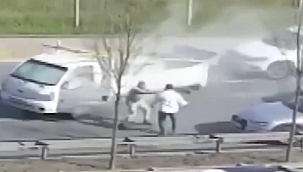 Yangın tüpünü üzerine boşalttı!