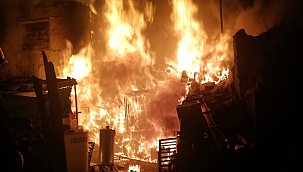 Yangında tavuk ve civcivler telef oldu! 