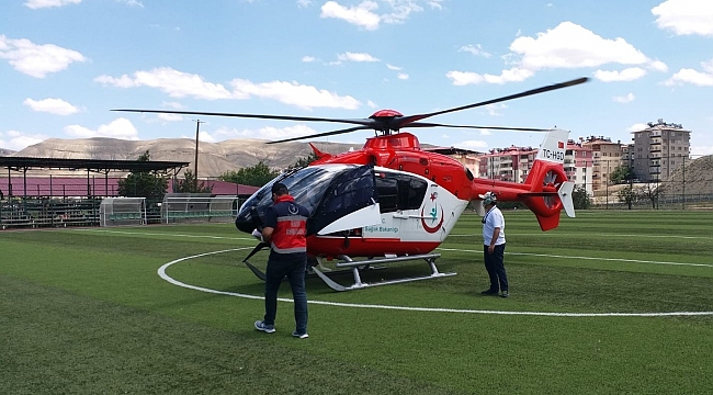 Ambulans helikopterle hastaneye yetiştirildi