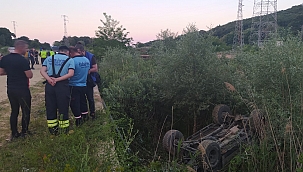 Arazi aracı dere yatağına düştü!