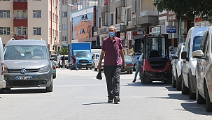 Her yerde çalınan otomobilini arıyor