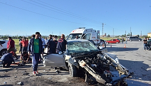 Ciple otomobil çarpıştı: 1 ölü 